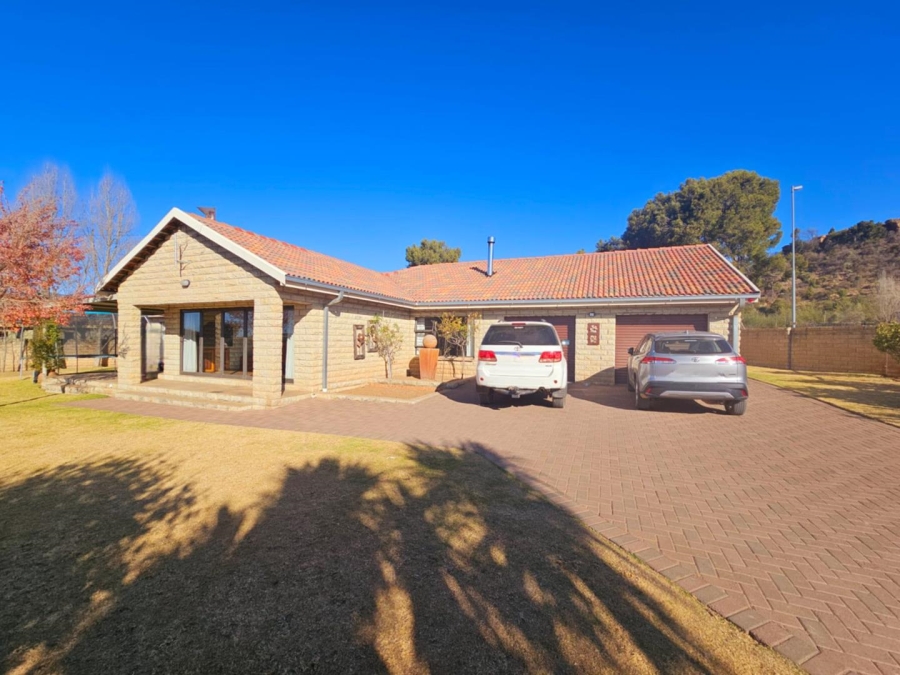 4 Bedroom Property for Sale in Ladybrand Free State